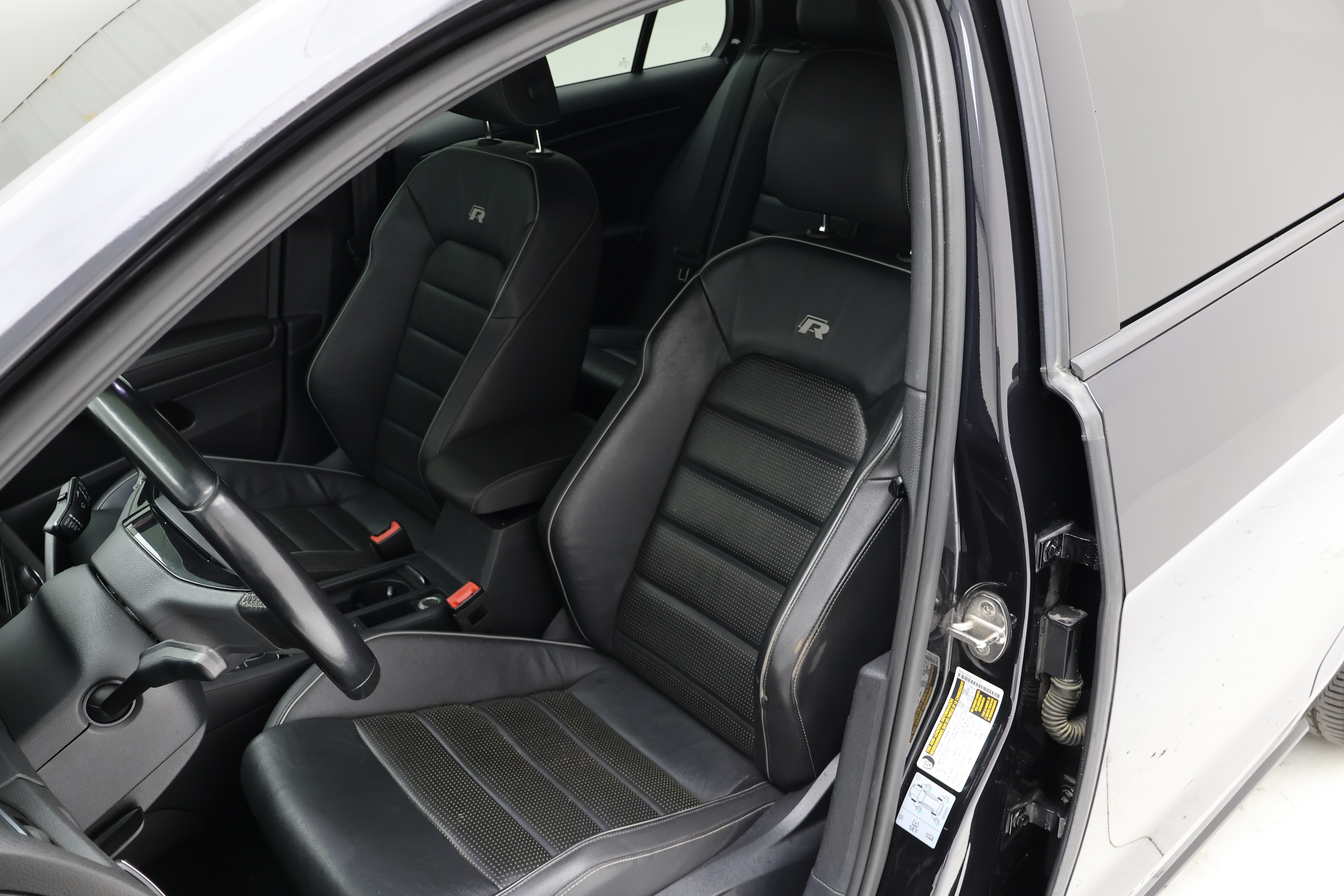 Used 2019 Volkswagen Golf R 4-Door AWD/4WD image 21