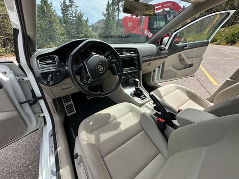 Used 2019 Volkswagen Golf Alltrack S AWD/4WD image 5