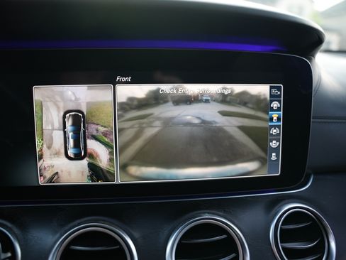 Used 2017 Mercedes-Benz E 300 image 18