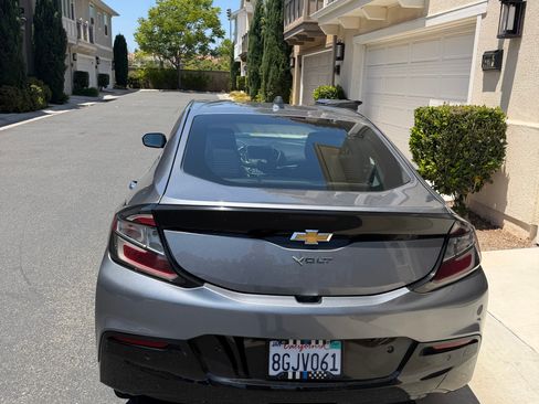 Used 2019 Chevrolet Volt Premier w/ Driver Confidence II Package FWD image 28