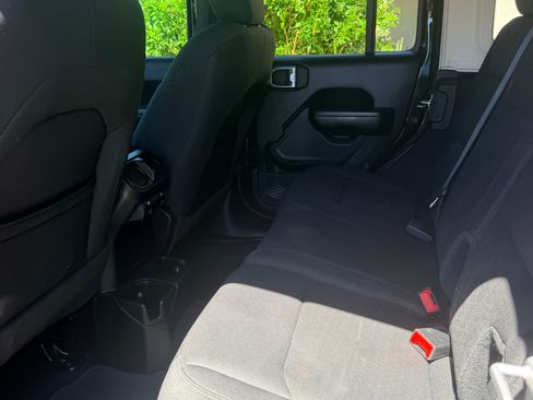 Used 2020 Jeep Wrangler Unlimited Sport S AWD/4WD image 9