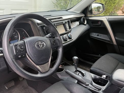 Used 2015 Toyota RAV4 LE AWD/4WD image 6