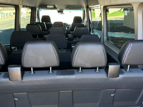 Used 2016 Mercedes-Benz Sprinter 2500 image 24