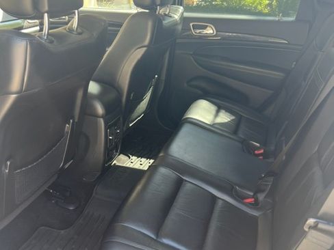 Used 2011 Jeep Grand Cherokee Laredo AWD/4WD image 4