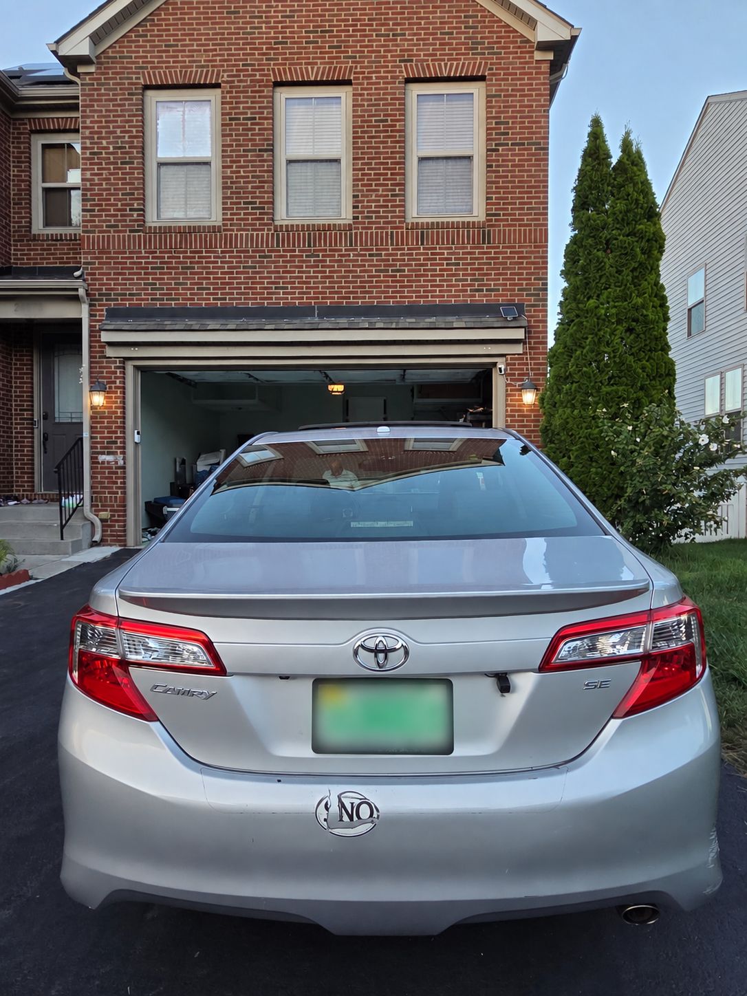 Used 2013 Toyota Camry SE w/ Leather Pkg FWD image 5
