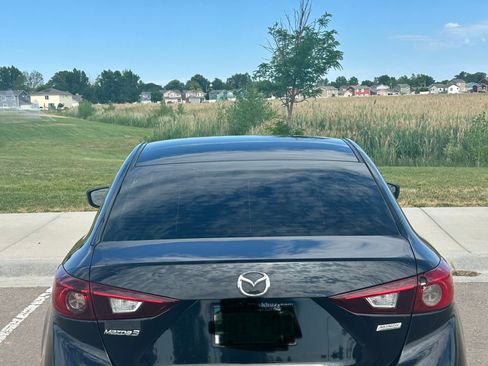 Used 2018 MAZDA MAZDA3 Sport FWD image 6