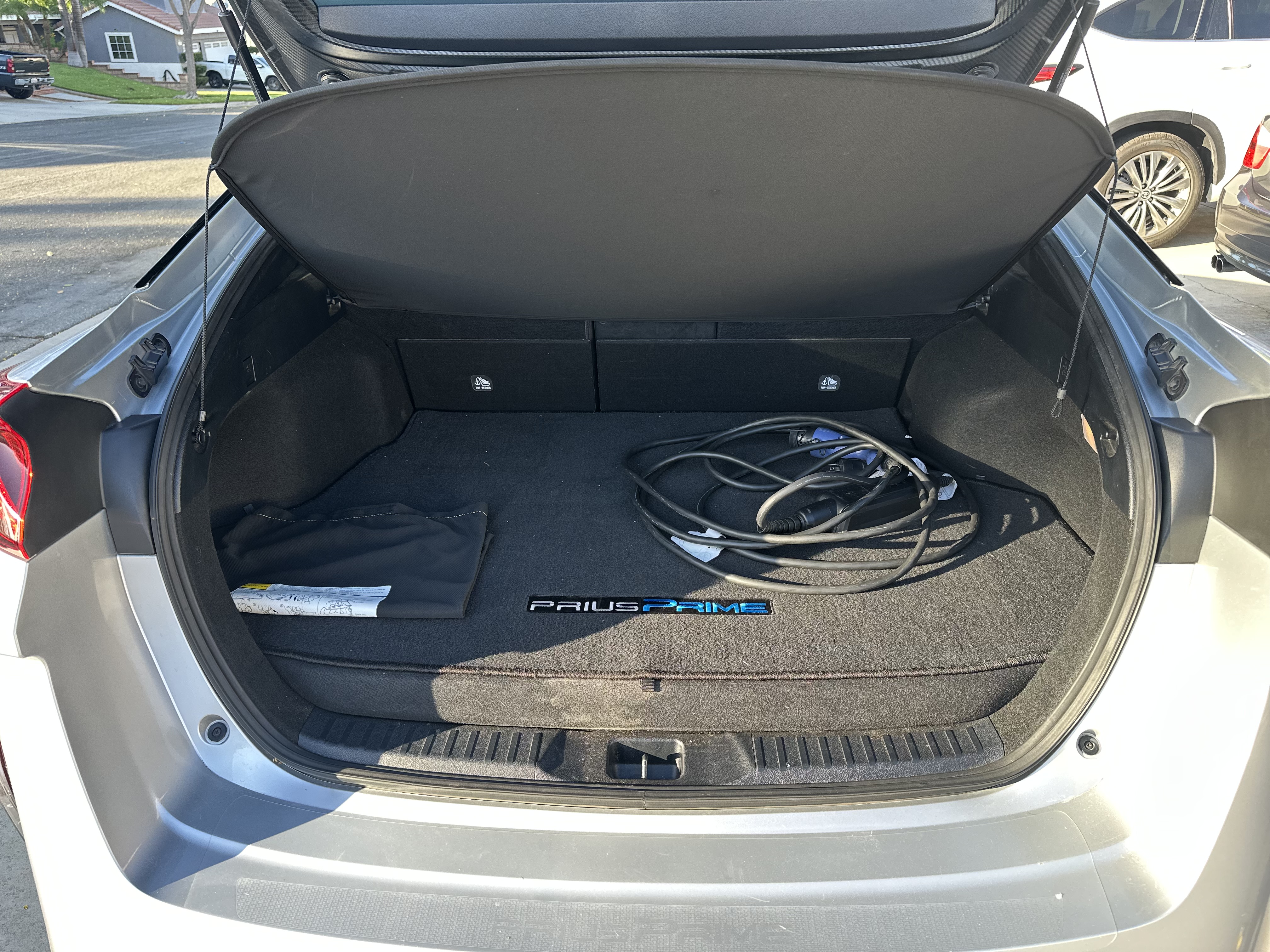 Used 2018 Toyota Prius Prime Premium w/ Carpet Mat Package FWD image 21
