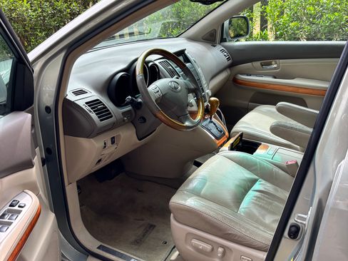 Used 2005 Lexus RX 330 FWD image 5