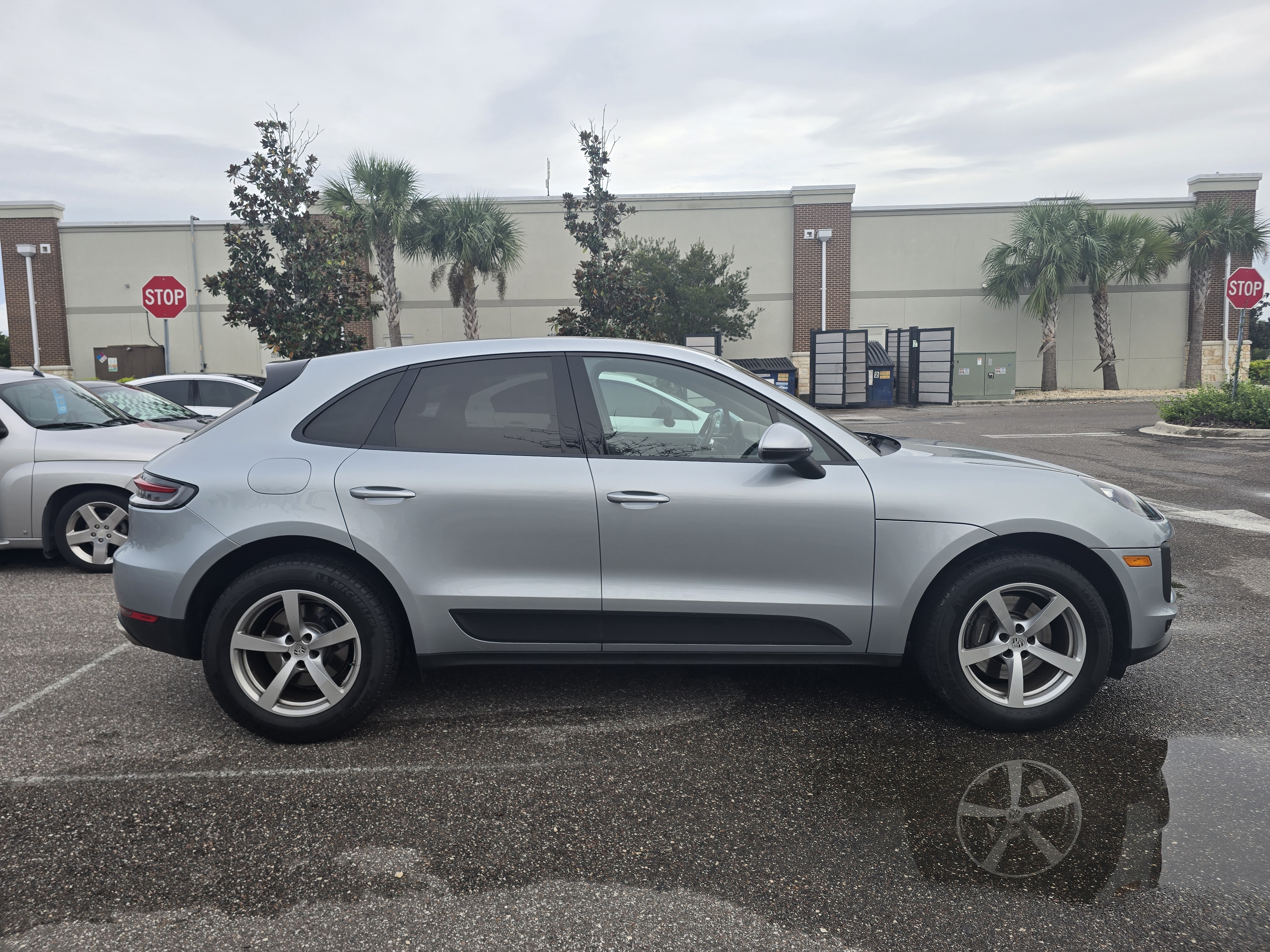 Used 2019 Porsche Macan AWD/4WD image 16