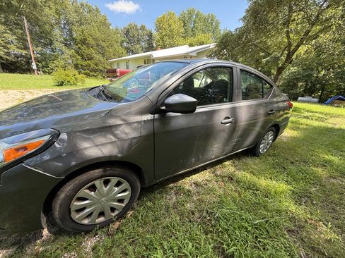 Used 2016 Nissan Versa S Plus FWD image 8