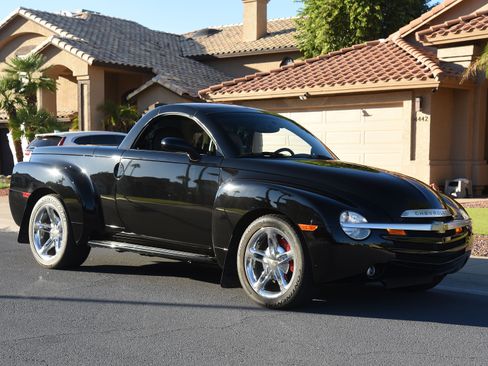 Used 2005 Chevrolet SSR w/ Preferred Equipment Group image 18