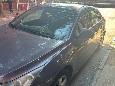 Used 2011 Chevrolet Cruze LT image 12