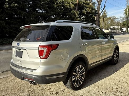Used 2019 Ford Explorer Platinum image 9