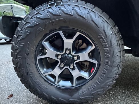 Used 2018 Jeep Wrangler Unlimited Rubicon image 16