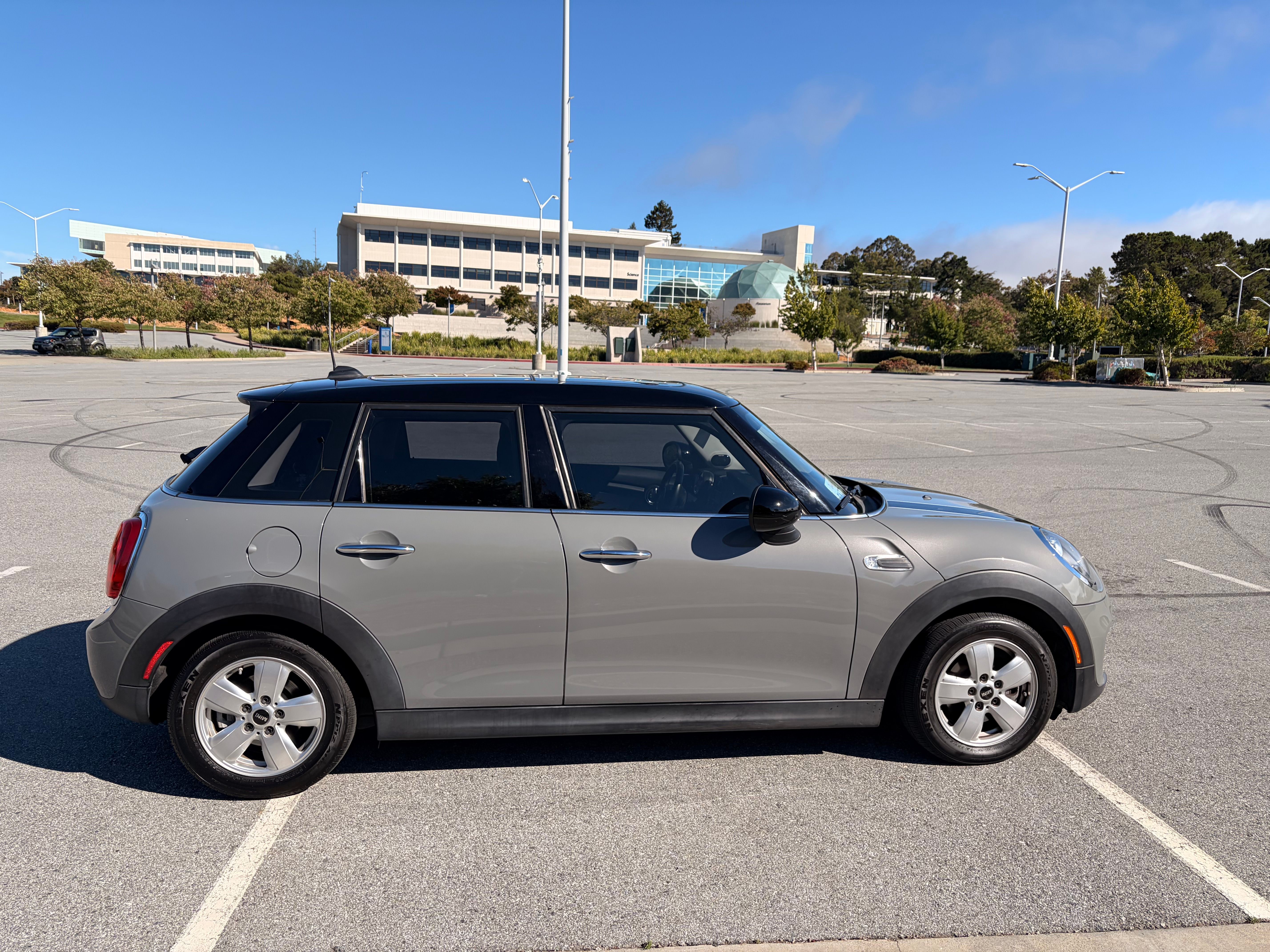 Used 2016 MINI Cooper 4-Door Hardtop FWD image 5