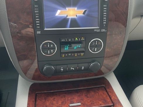 Used 2013 Chevrolet Tahoe LTZ image 19