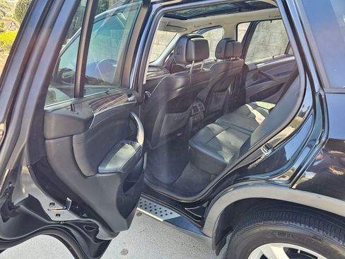 Used 2010 BMW X5 xDrive30i image 9