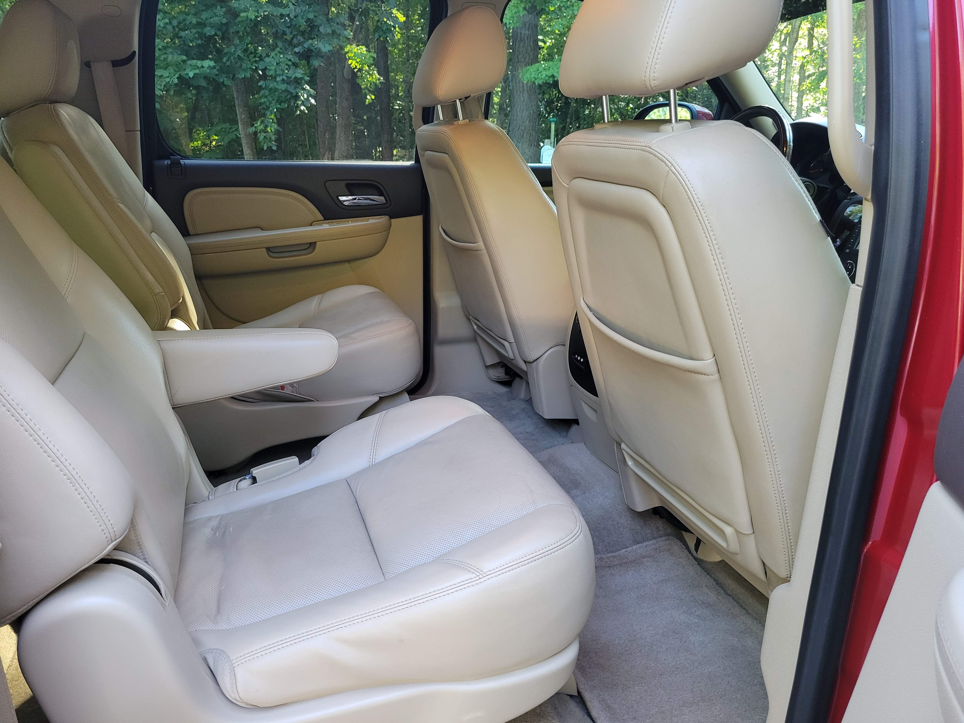 Used 2012 GMC Yukon XL Denali RWD image 21