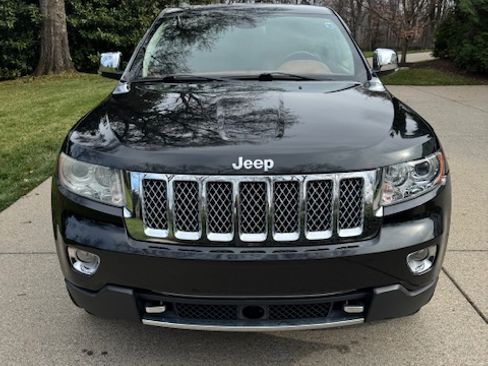 Used 2012 Jeep Grand Cherokee Overland Summit image 2