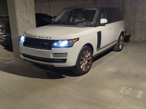 Used 2016 Land Rover Range Rover HSE image 8