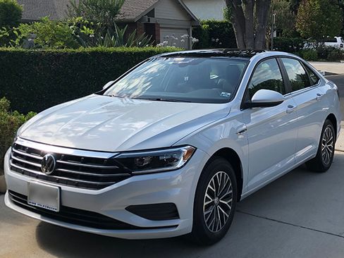 Used 2019 Volkswagen Jetta SEL FWD image 1