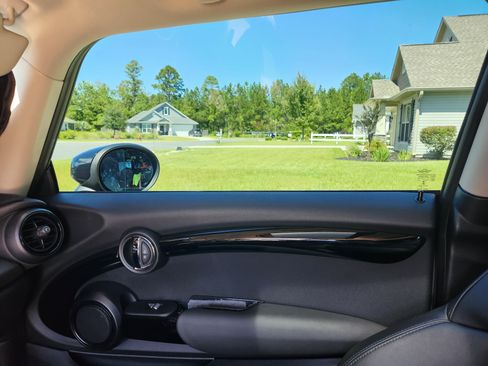 Used 2020 MINI Cooper S image 18