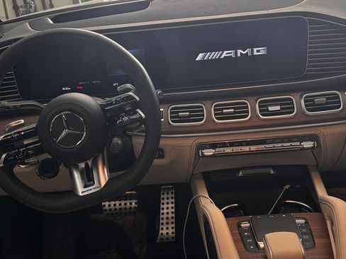 Used 2024 Mercedes-Benz GLS 63 AMG 4MATIC image 9