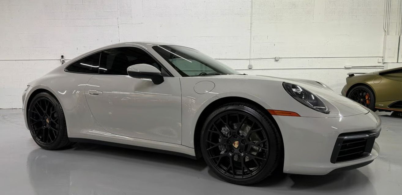 Used 2023 Porsche 911 Carrera RWD image 1
