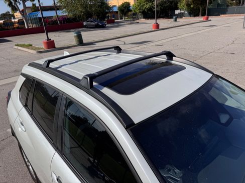 Used 2024 Toyota Corolla Cross LE w/ Moonroof Package image 15