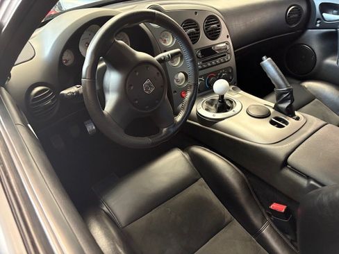 Used 2010 Dodge Viper SRT-10 w/ Protection Group image 4