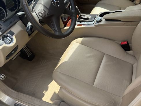 Used 2011 Mercedes-Benz C 300 Sedan image 9