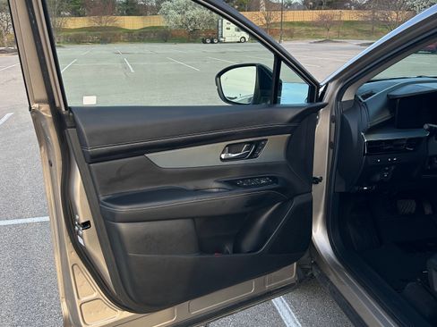 Used 2025 Nissan Murano SL image 9