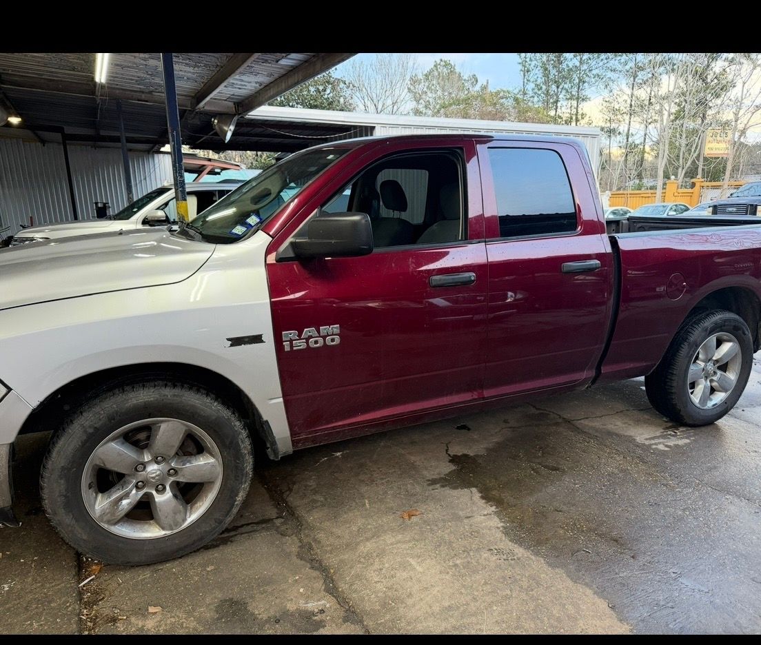 Used 2018 RAM 1500 Express RWD image 1