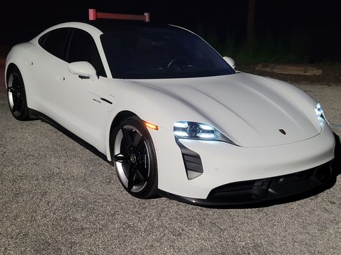 Used 2020 Porsche Taycan Turbo S image 5