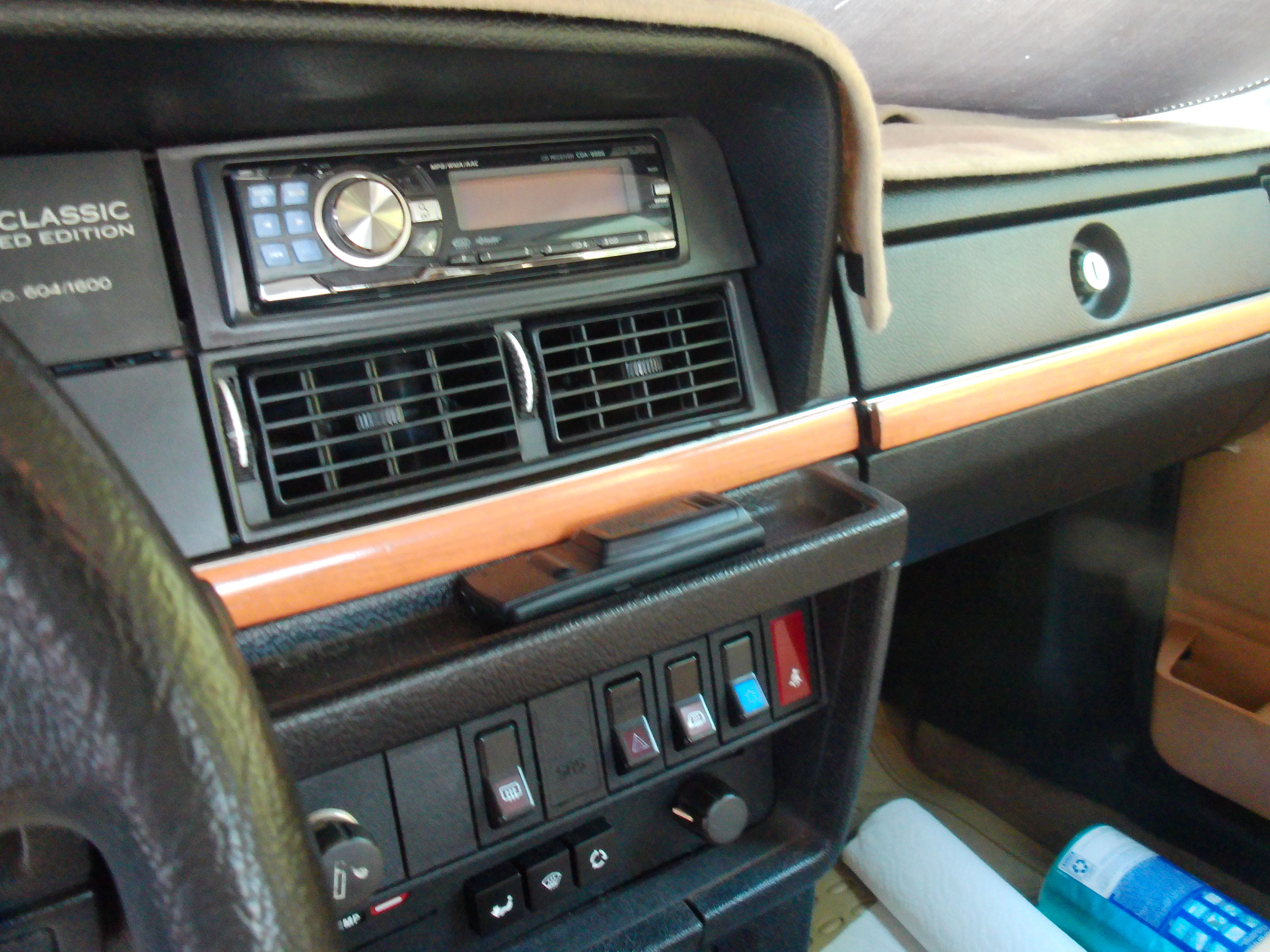 Used 1993 Volvo 240 Sedan RWD image 23