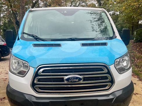 Used 2018 Ford Transit 250 130 Low Roof w/ Exterior Upgrade Package image 7