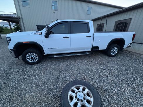 Used 2024 GMC Sierra 2500 Pro w/ Convenience Package AWD/4WD image 5