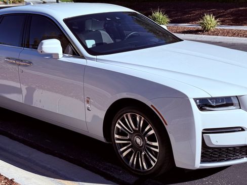 Used 2022 Rolls-Royce Ghost image 9