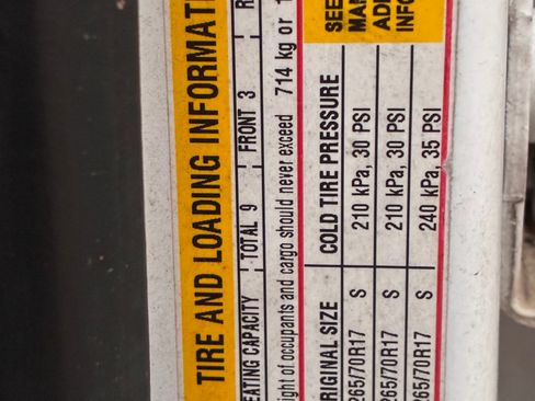 Used 2010 Chevrolet Suburban LS image 2