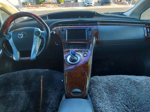 Used 2010 Toyota Prius Five image 13