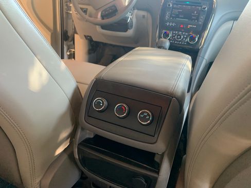 Used 2017 Buick Enclave Leather image 11