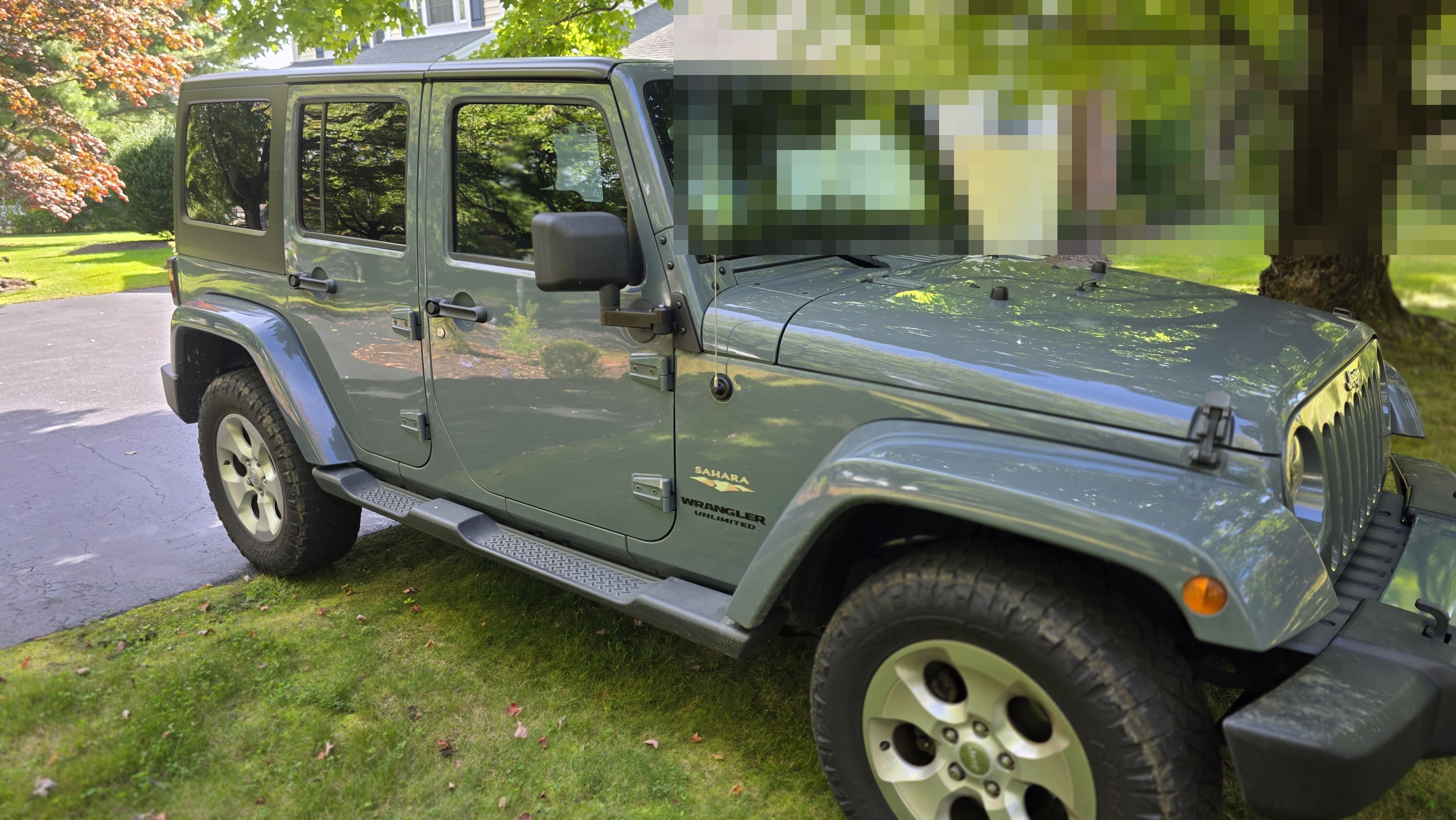 Used 2015 Jeep Wrangler Unlimited Sahara w/ Connectivity Group AWD/4WD image 5