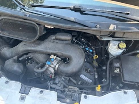 Used 2019 Ford Transit 350 XLT image 6