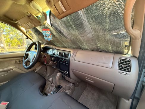 Used 2002 Toyota Tacoma 4x4 Regular Cab w/ Enhancement Pkg image 4