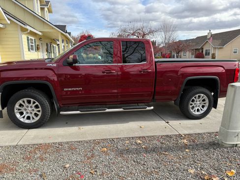 Used 2017 GMC Sierra 1500 SLE w/ SLE Value Package image 2