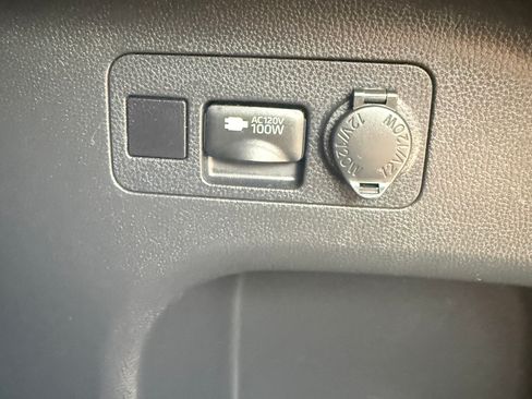 Used 2019 Toyota RAV4 Adventure AWD/4WD image 13