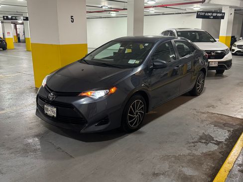 Used 2019 Toyota Corolla LE FWD image 2