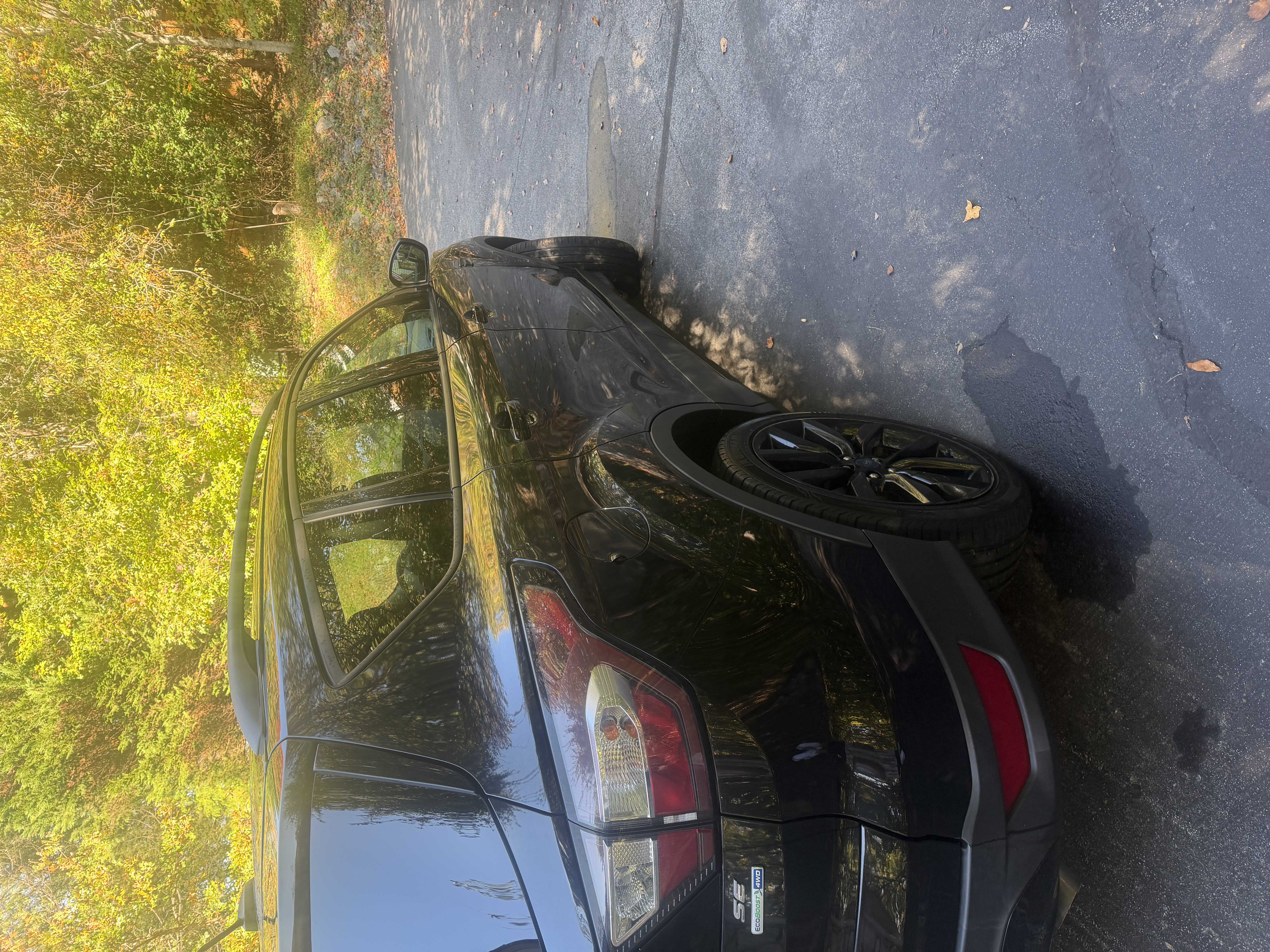 Used 2018 Ford Escape SE w/ SE Sport Appearance Package AWD/4WD image 4