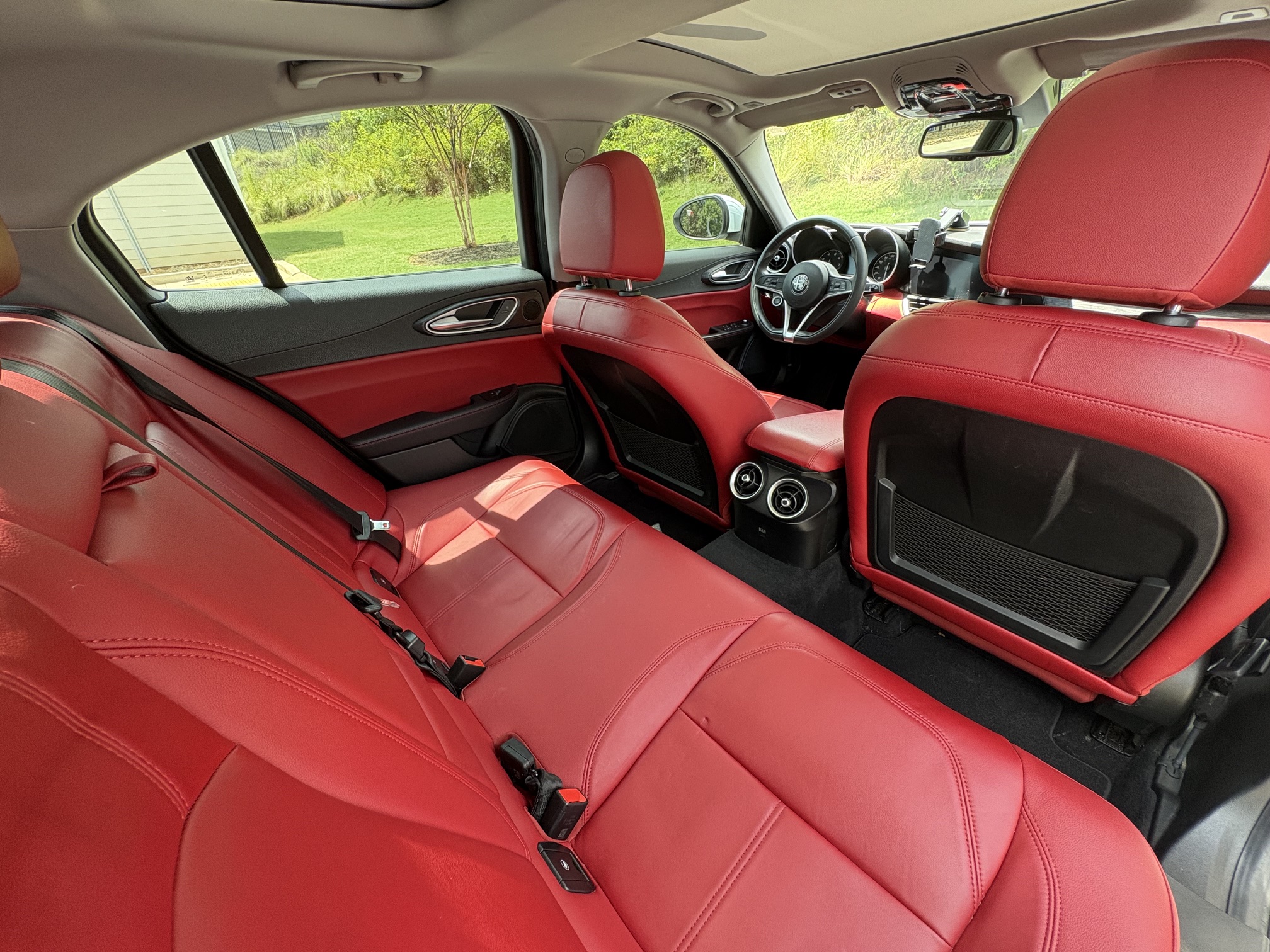 Used 2019 Alfa Romeo Giulia w/ Quick Order Package 22K Sport RWD image 23