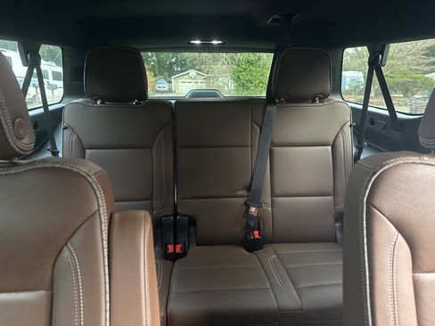 Used 2021 Chevrolet Suburban High Country image 29